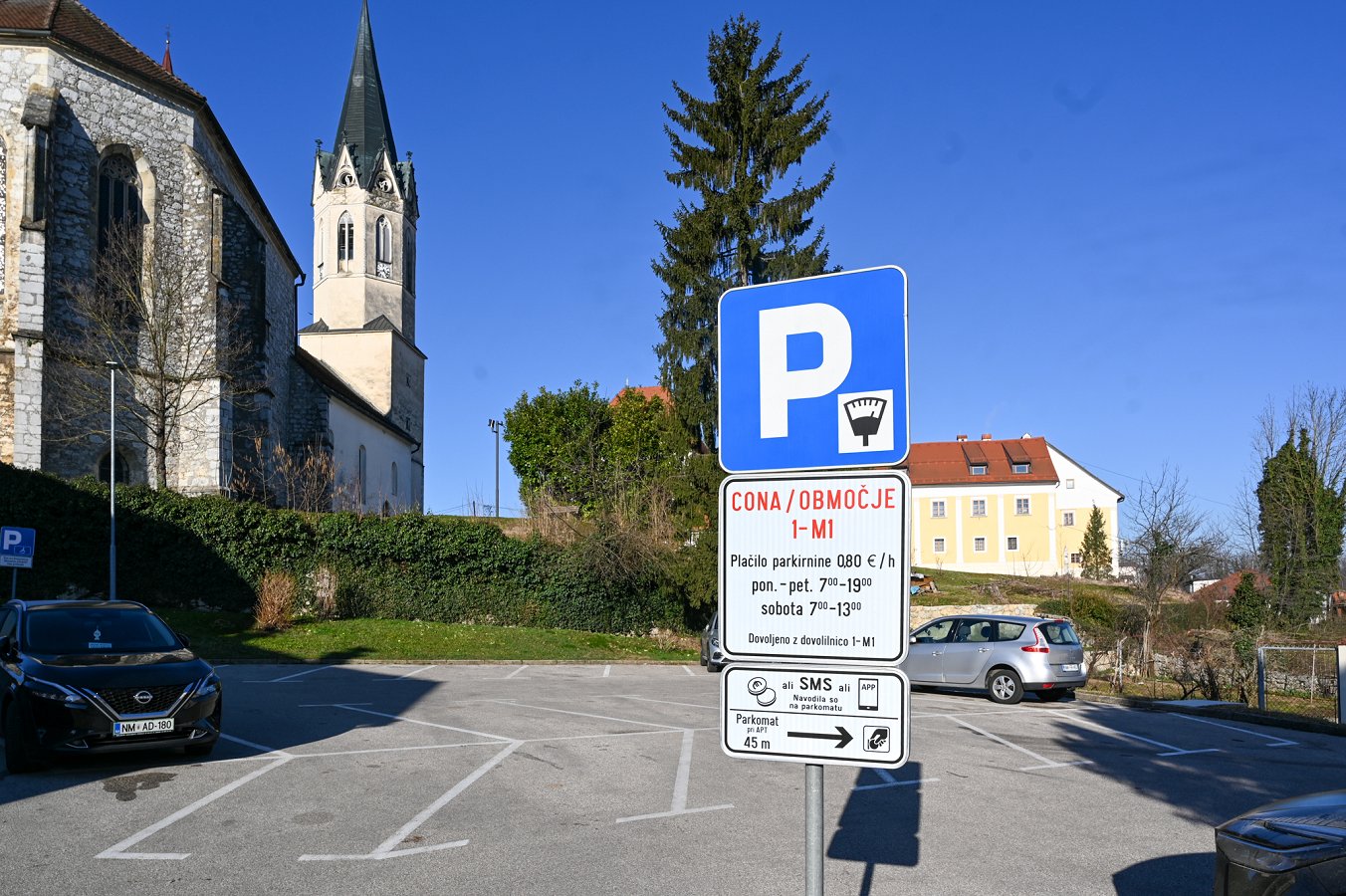 parkirišče pod Kapitljem S 1. junijem prenehanje izdajanja fizičnih parkirnih dovolilnic