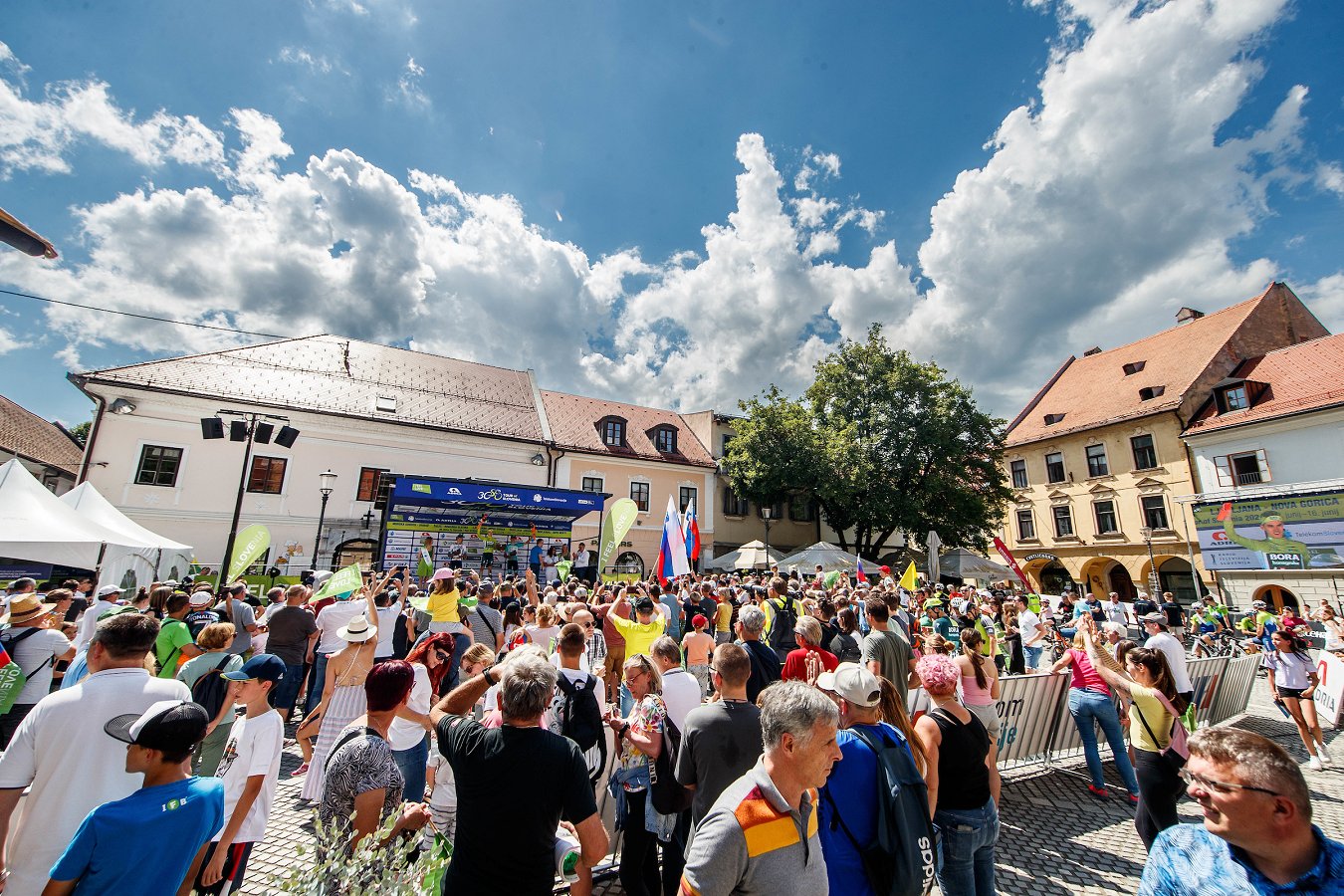 Dirka po Sloveniji 2024 - zaključek na Glavnem trgu Ta vikend zapore ob Dirki Po Sloveniji