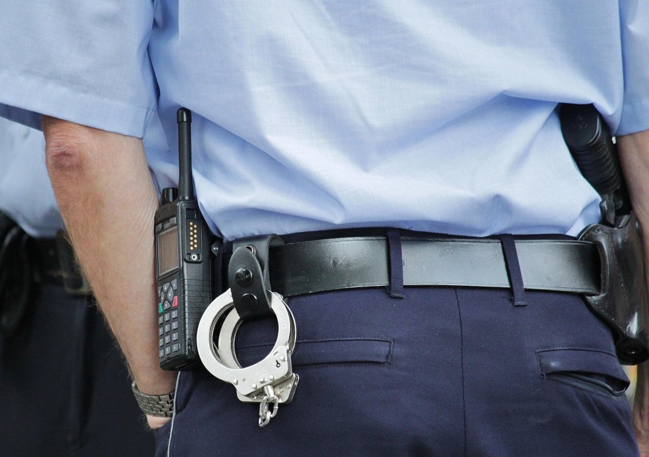 policija Policija ukrepala ob pojavu medvrstniškega nasilja v bližini šol