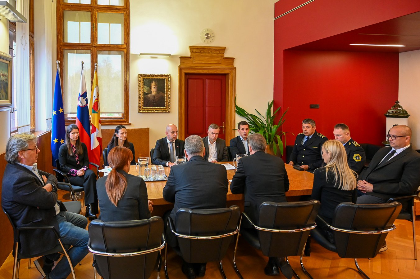 srečanje župana in predsednika vlade Po napadu na občana odločno zahtevamo ukrepanje države