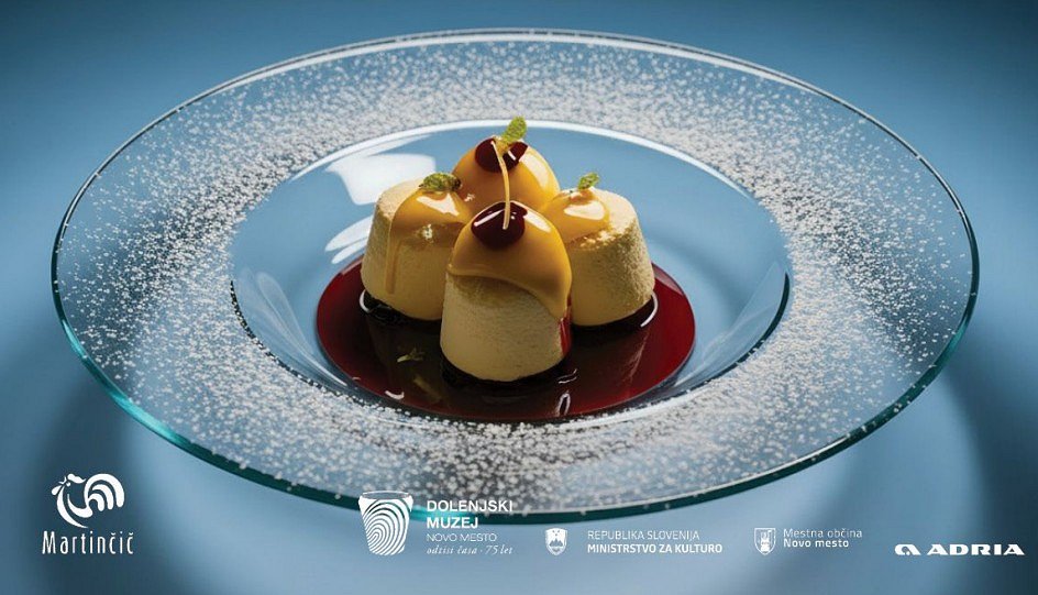 sladica na krožniku