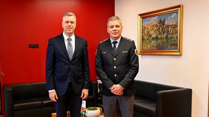 župan z novim direktorjem PU Novo mesto Župan sprejel novega direktorja Policijske uprave Novo mesto