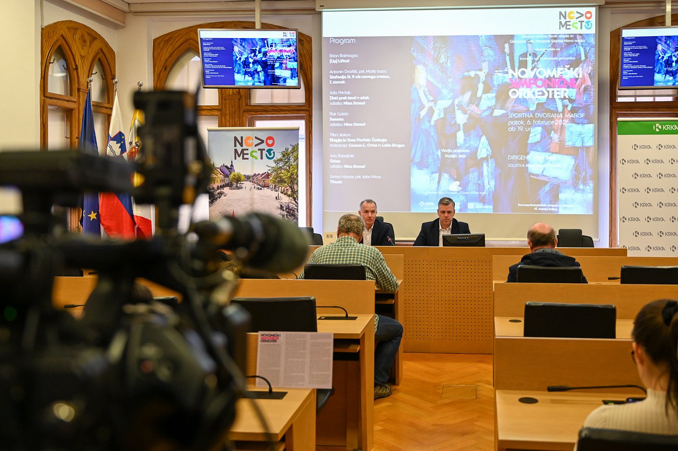 novinarska konferenca z namenom predstavitve programa ob slovenskem kulturnem prazniku Novo mesto z bogatim programom obeležuje slovenski kulturni praznik 