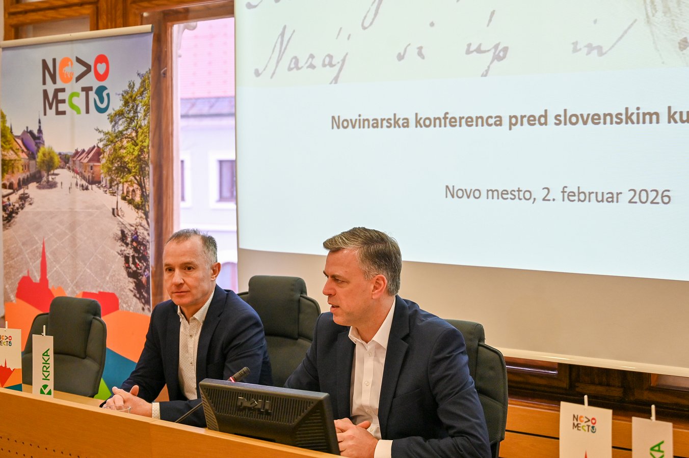 župan Gregor Macedoni in ravnatelj Glasbene šole Marjana Kozine Matija Slak na novinarski konferenci župan Gregor Macedoni in ravnatelj Glasbene šole Marjana Kozine Matija Slak na novinarski konferenci