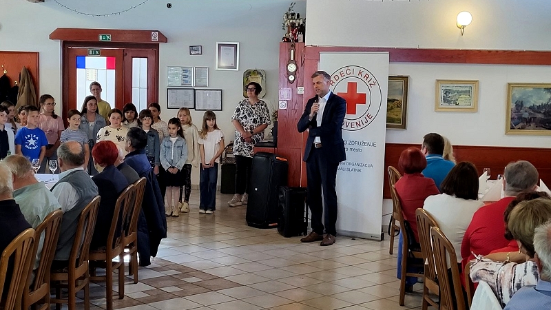 Nagovor župana Gregorja Macedonija na srečanju KORK Mali Slatnik. Srečanje starejših krajanov KORK Mali Slatnik 