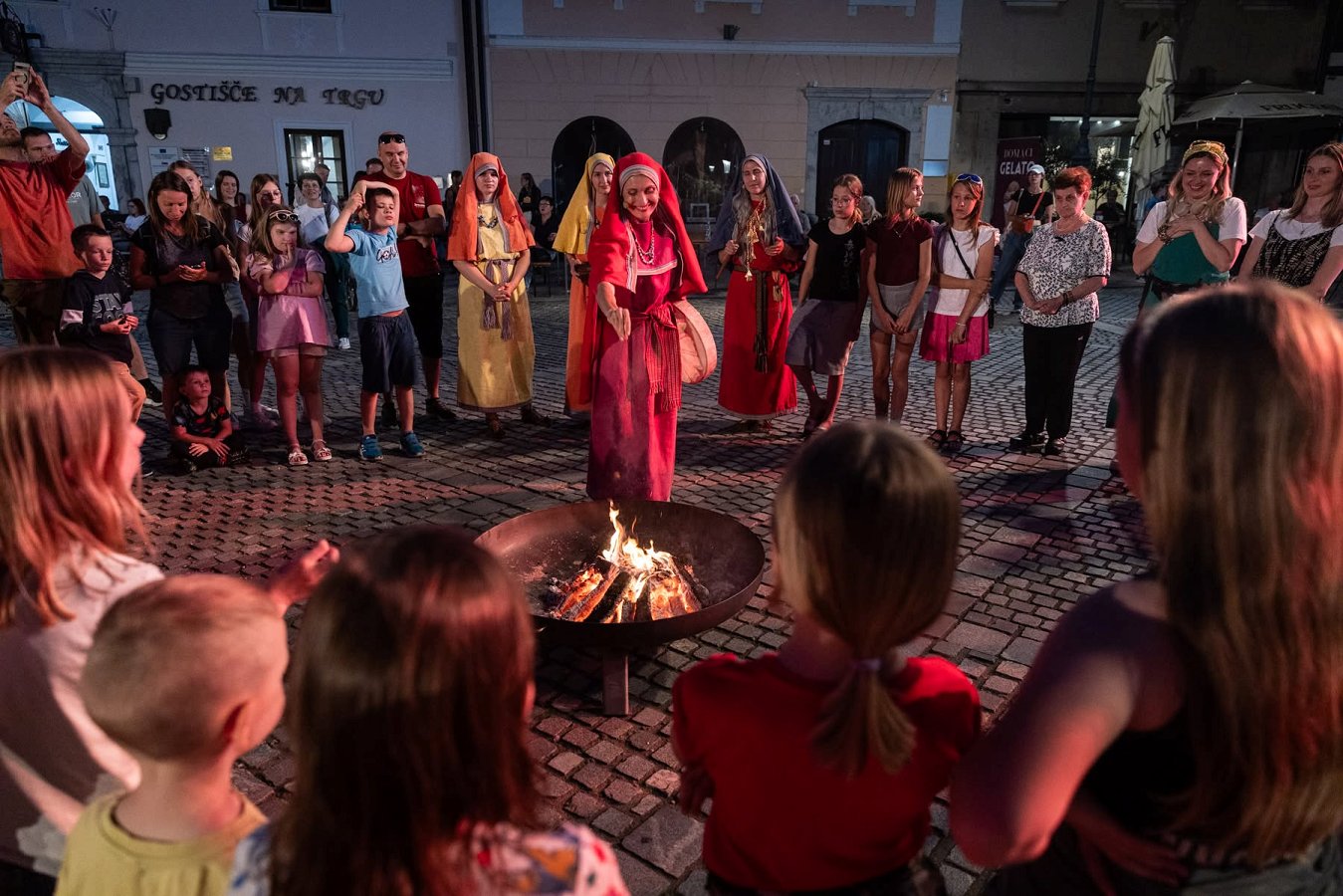 Na fotografiji so nastopajoči na 11. Prazniku situl