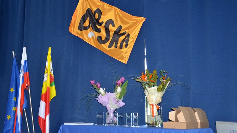 Na fotografiji je zastava Drska PRAZNIK KS DRSKA