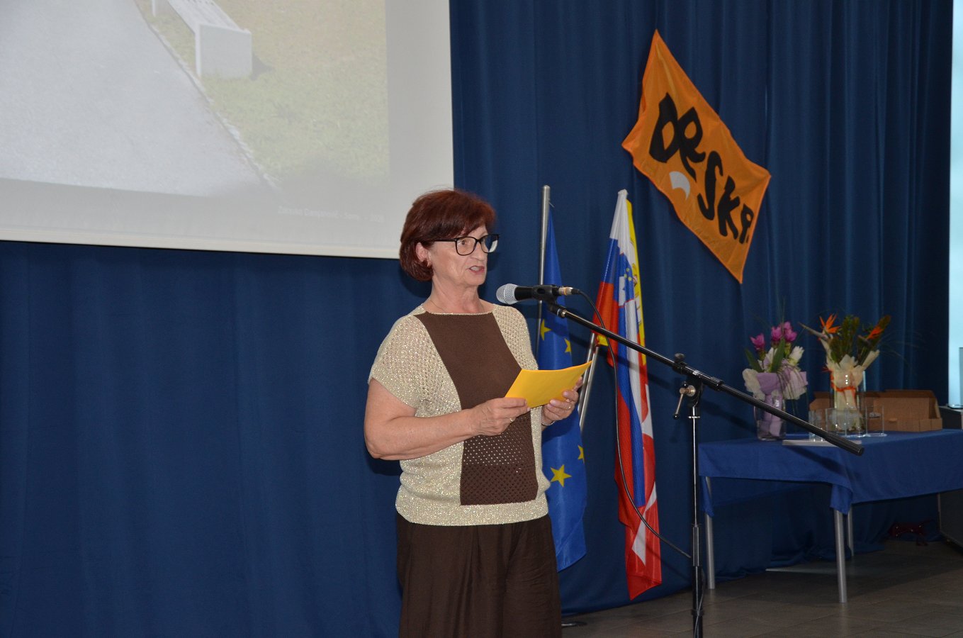Na fotografiji je predsednica Krajevne skupnosti Drska med nagovorom