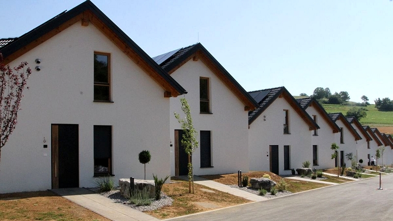 Glamping Dolenj\'c Danes je svoja vrata odprl Glamping resort Dolenj\'c