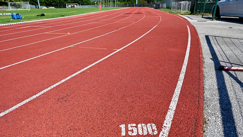 Tekaška steza Podpisana pogodba za prenovo atletske steze na stadionu Portoval