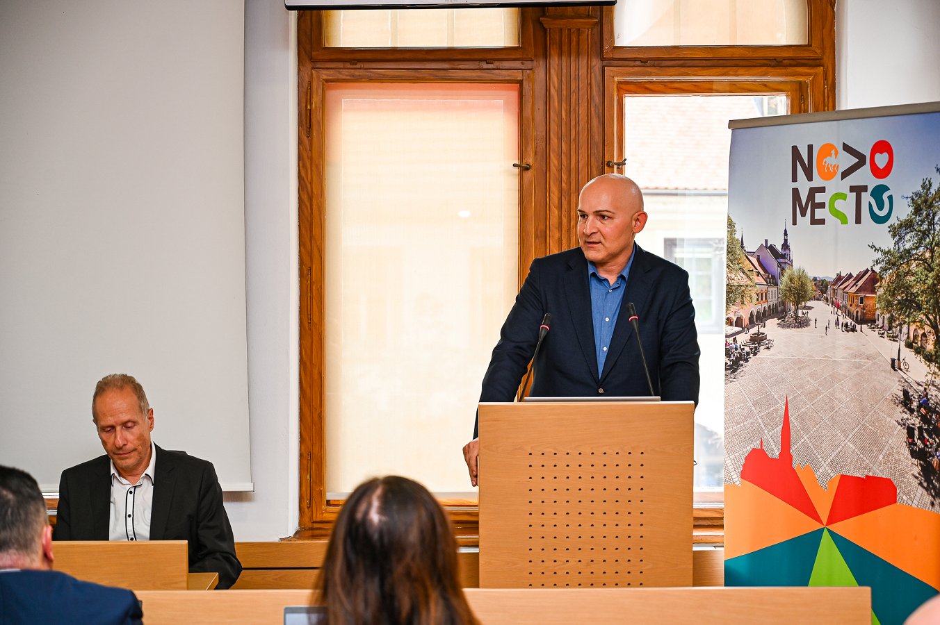 dr. Borut Rončević<br />
minister za izobraževanje, znanost in mladino dr. Borut Rončević<br />
minister za izobraževanje, znanost in mladino